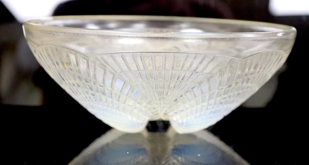 René Lalique. A pre-war opalescent glass Coquilles pattern bowl, no.3203, designed in 1924, 16cm diameter